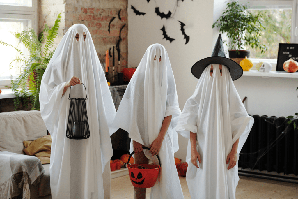 10 Ideas de Disfraces Creativos para Halloween en pareja 2023